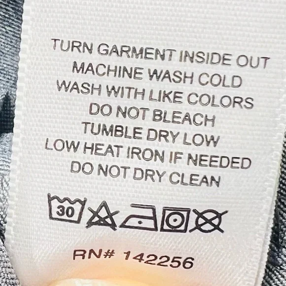 FIGS Charcoal Grey Three Pocket Short Sleeve Top Size Small - Picture 9 of 9